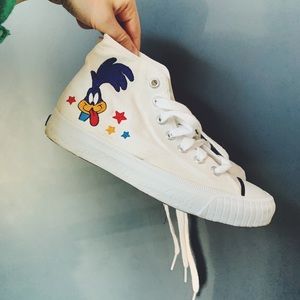 Vintage looney tune keds size 6.5